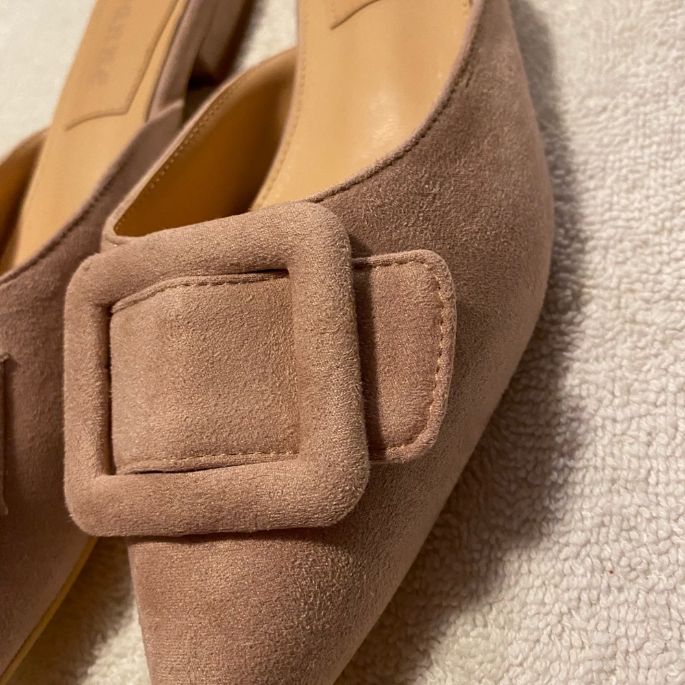 Brand New Flats By DIVANNE - Size 8 - box 7 - Picture 3 of 5